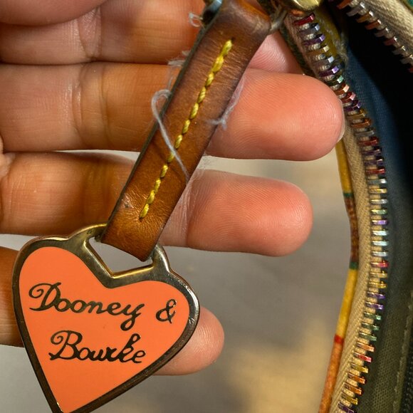 Vintage Y2K Dooney & Bourke Mini Crayon Hearts Coated Canvas Shoulder Bag - Picture 3 of 5